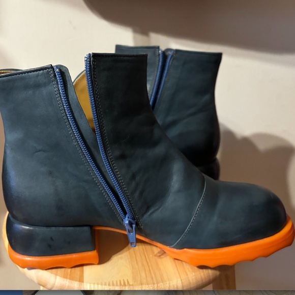 Fluevog Unity Penney denim blue real leather ankle boots with buttons NWT - Picture 7 of 13